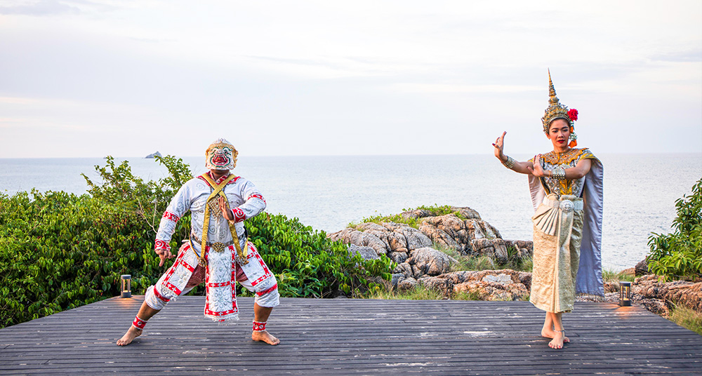 Thai dancing